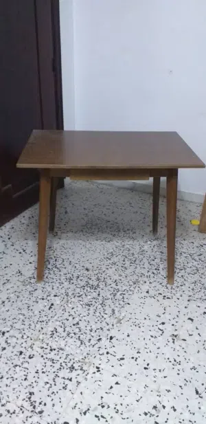طاولات للبيع