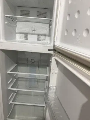 ثلاجه بحاله ممتازه جدا