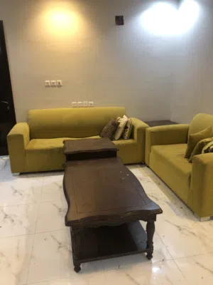 كنب خمسه اشخاص بدون طاولات  A sofa for five people without tables
