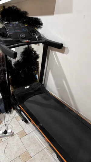 جهاز سير رياضي من صقر الرياضة استعمال حشمة