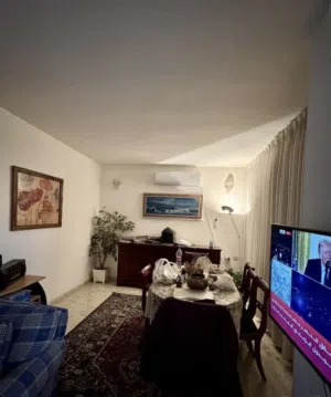 شقة مفروشة فخمة للإيجار في الطيرة – مقابل كلية الطيرة