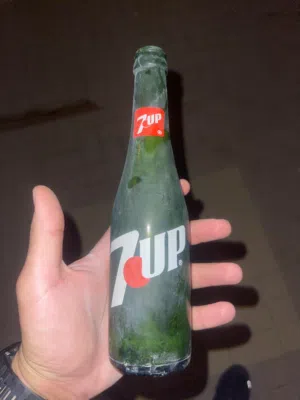 زجاجة سڤن أب القديمة