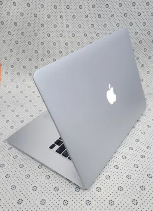 MacBook Pro A1398 core i7 Processor with 16gb Ram 500gb ssd 15.4 Ratina Display mac OS