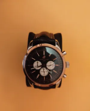 بريتلنج no 0/2000 مستعملة بحالة ممتازة لون اسود كستك جلد طبيعي اسود كوبي 1 نخب