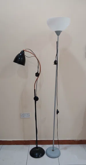 Floor lamp 10 BD  Pickup juffair  WhatsApp