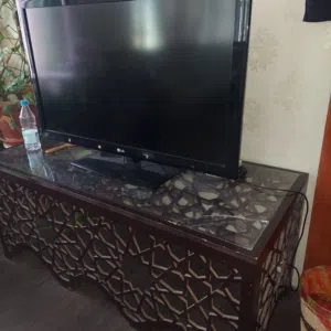 تلفزيون من نوع LG