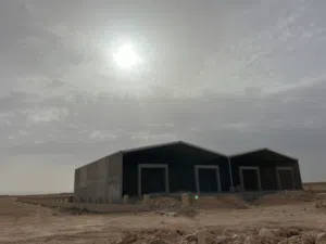 مخازن للايجار علي الطريق الرئيسيه مقابل الڤلل الصينيه علي مساحه 1200متر