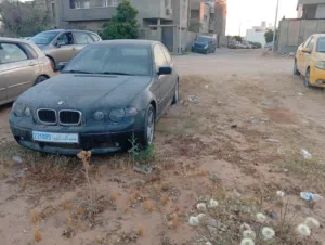 بي ام 325 كومبكت