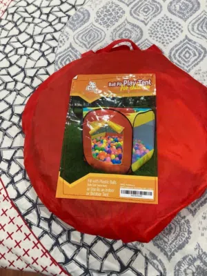 Ball pit providing balls as well