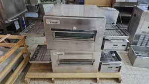 lincoln gas pizza oven 18" USA in excellent condition