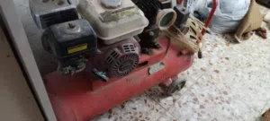 كمبريسر هواء نظيف جداً يشتغل بانزين