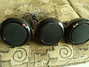 سماعات كمبيوتر عدد 3 للبيع