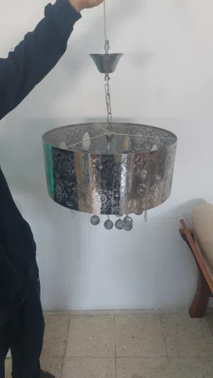 3 ثريات مستعملة للبيع