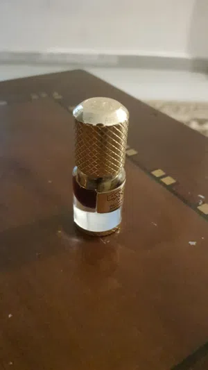 دهن كرسنا  زيتي فاخر  ريحة فخمة وثبات ممتاز  حجم عملي وسهل للحمل  مناسب للاستخدام اليومي وللهدايا