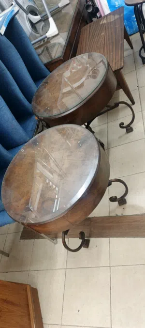 طاولات دائري انتيك بحاله ممتازه