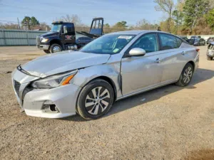 Used Nissan Altima in Al Batinah