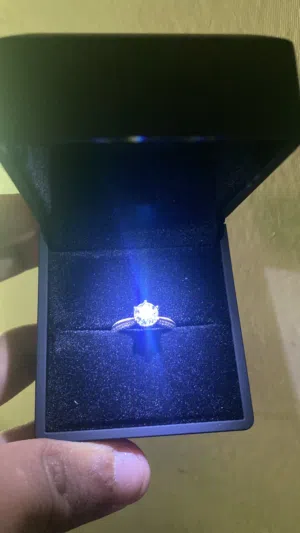 خاتم الماس الموزنايت الاكثر شهرة مع شهادة