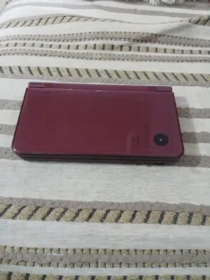 نينتيندو DSi XL  مع كارت لعبة مع شاحنة بدون قلم