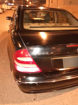 مرسيدس بنز E240 2004