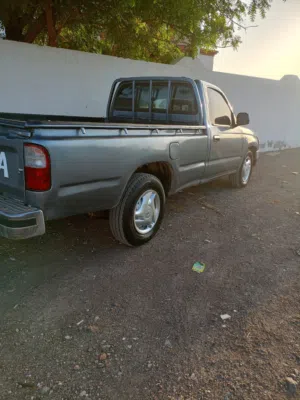 Used Toyota Hilux in Al Dakhiliya