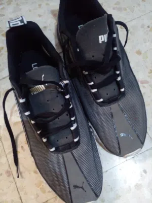حذاء pouma بحالة جيدة جدا قابل للتفاوض بشي بسيط