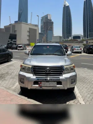 Toyota Land Cruiser GXR + V6