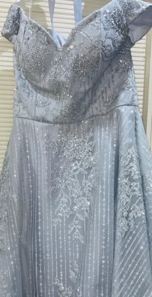 فستان سهره وخطب واعراس للبيع