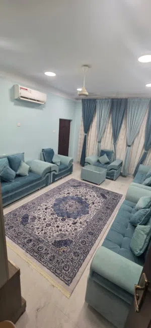 كنب مستعملات بحالة جيدة ونظيفة