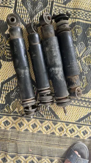 جانبينات وطيات هايدروليك للاند كلوزر 2002 مطلوب 60 ريال