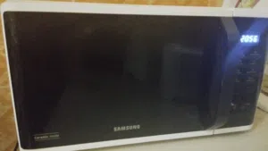 Samsung 25 - 29 Liters Microwave in Al Dakhiliya
