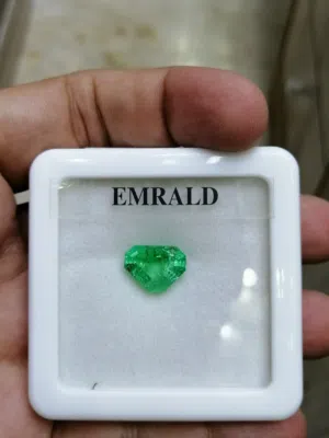 Natural emerald 5.60carat
