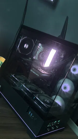 Pc gaming fortnight 350/400fps بشغل دقه 2k ultra  ال lat0 مافي عمق سجاجي  + في شاشه تحكم بل كيس