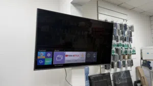 شاشة سامسونج سمارت 55 بوصة 4K مع الملحقات Samsung 55 inch Smart 4K TV with Accessories