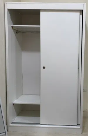 دولاب ملابس تفصيل مستخدم نظيف ابواب سحب