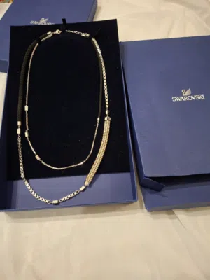 عقد قلادة Swarovski طويل