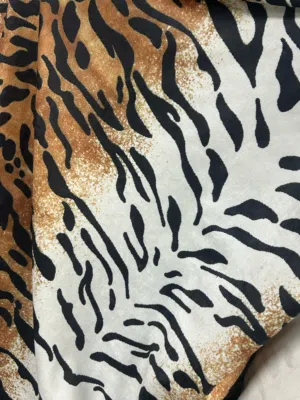 أقمشة التايجر بتصميمات ملفتة للنظر تمتاز بمتانتها لتنجيد الكنب والكوشن بعدة ألوان مختلفة