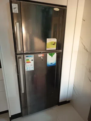 ثلاجه شبه جديده استخدام بسيط