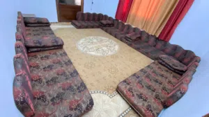 مجلس عربي للبيع ارتفاع 16 10 مخدات بس وجه 6 مساند 6 فرشات للبيع