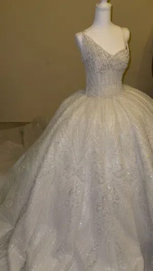بدلة عرس فخمة