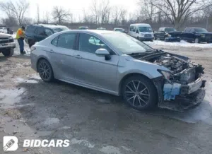 2021 TOYOTA CAMRY, SE