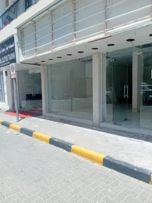 للايجار محل مساحة كبيرة موقع مميز يصلح لجميع الأنشطة