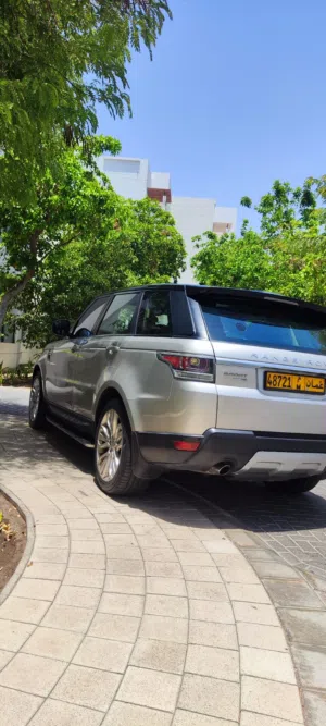 Used Land Rover Range Rover Sport in Muscat