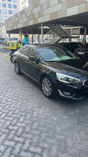 Used Kia Cadenza in Abu Dhabi