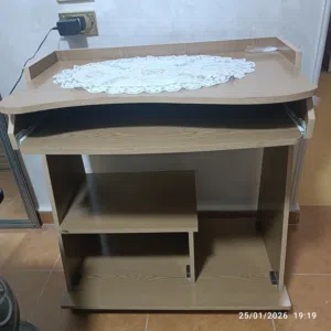 Compact Small Computer Table