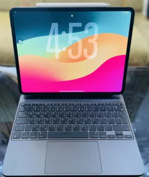 Apple iPad M4 13” 512GB WIFI (`space Gray) + Black Magic Keyboard + Apple Pencil Pro - New condition