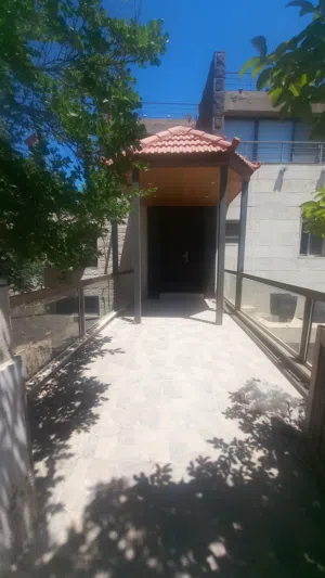 300 m2 4 Bedrooms Apartments for Rent in Amman Al Hummar