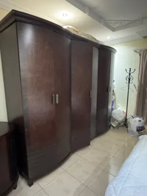 غرفة نوم من مفروشات العمر