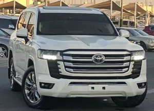 Land Cruiser model 2022 gxr v6 /4.0 gcc