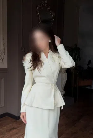 بدلة عيد محتشمة نازكة تصميم حديث