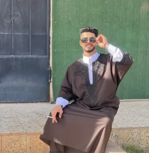حكيم 